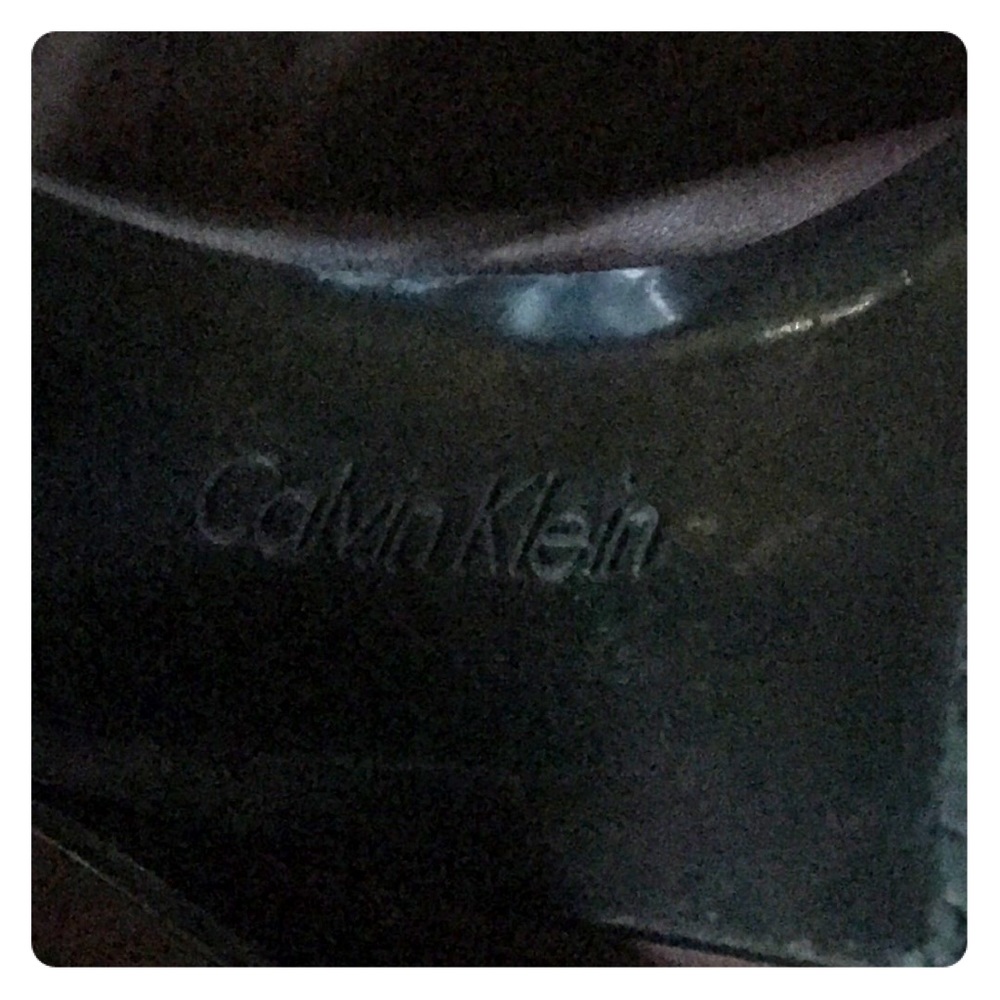 Calvin Klein shoes little scuff on heel